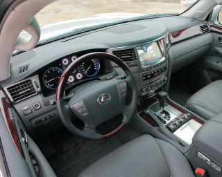 Lexus LX570