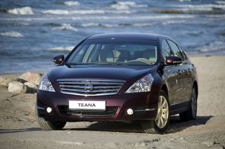  Nissan Teana:     
